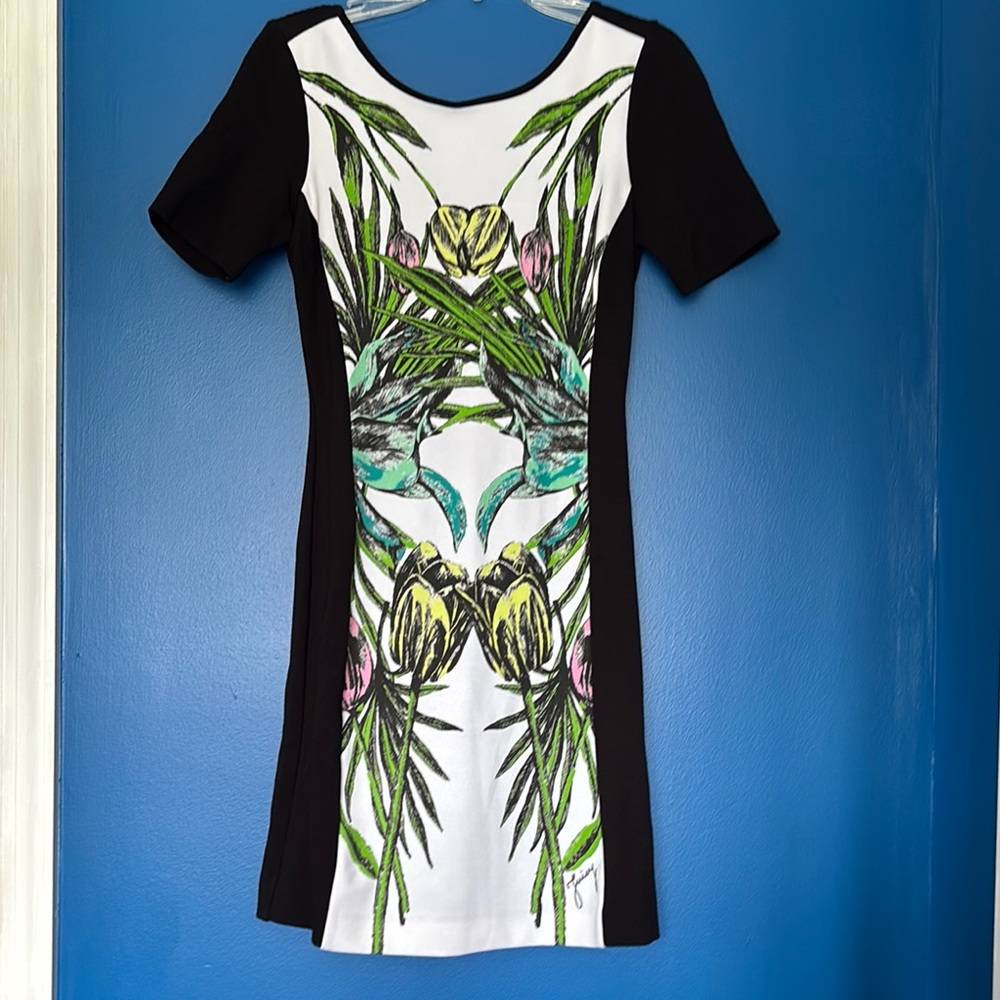 Juicy Couture White and Green Sheath Mini Dress with exposed zipper size 0